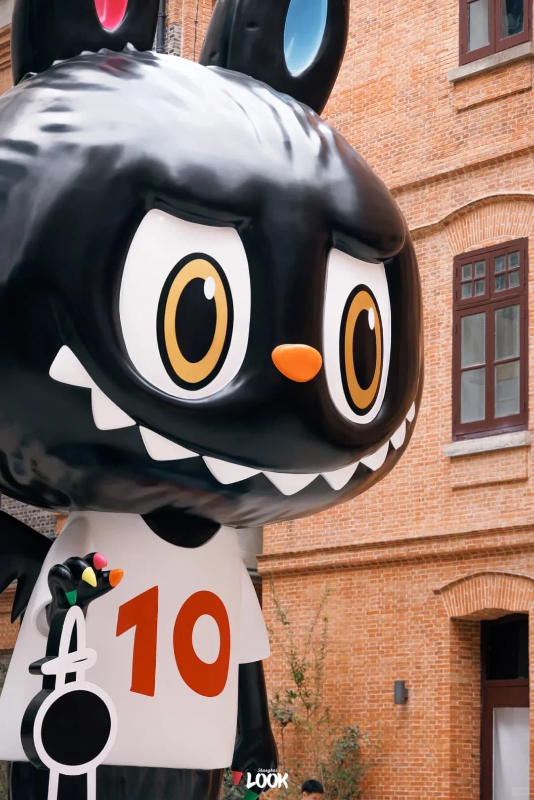 The Spectacular Launch of LABUBU's 10th Anniversary Touring Exhibition in Shanghai and the Premiere of Unpublished Manuscripts