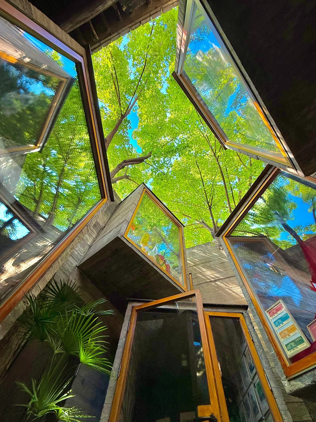 The Ultimate Citywalk Guide in Beijing: Curated Shops and Culinary Delights